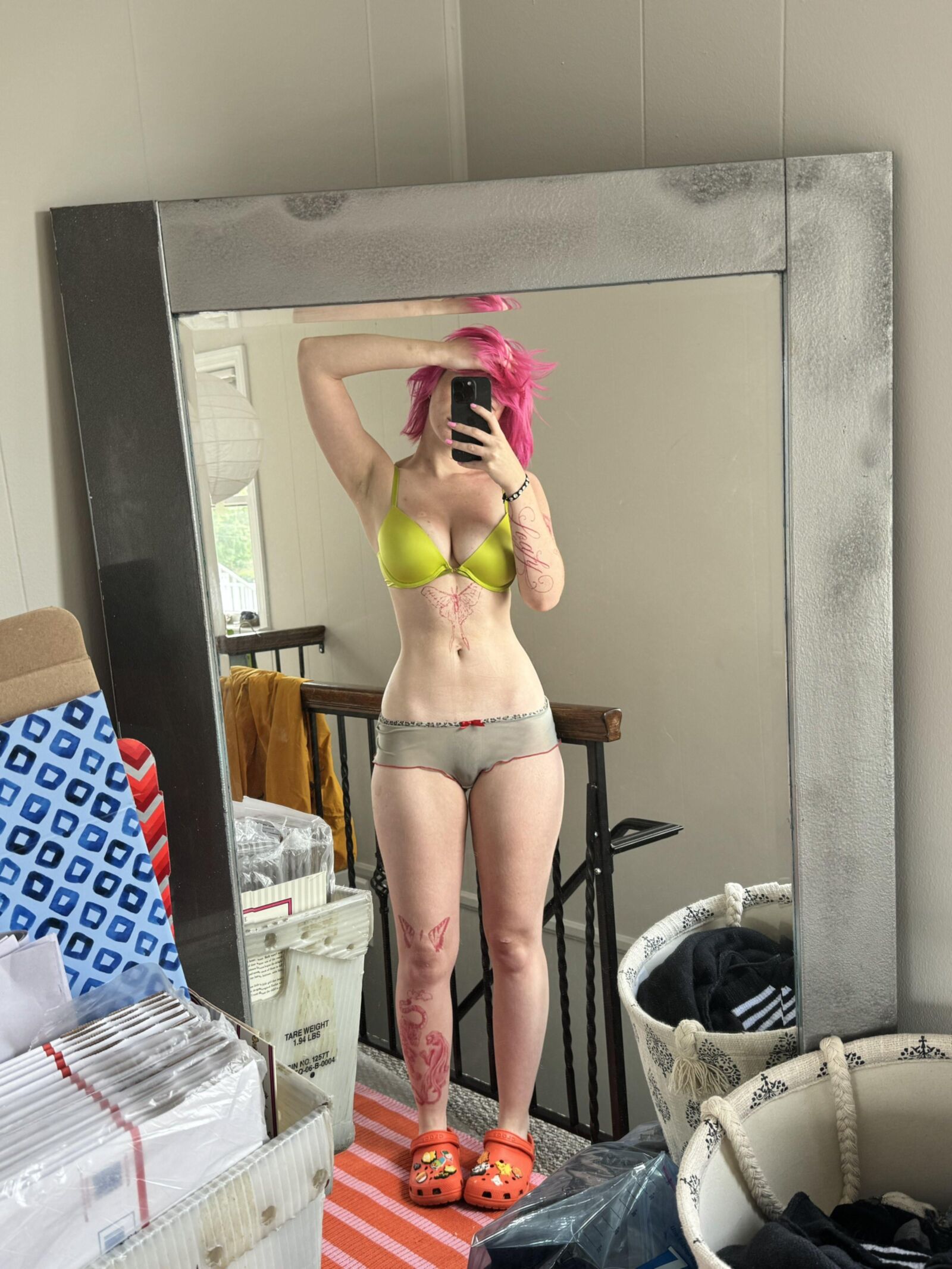 Luv große Brüste Big Ass Pink Haar sexy Schönheit Mädchen gemischtes heißes Foto