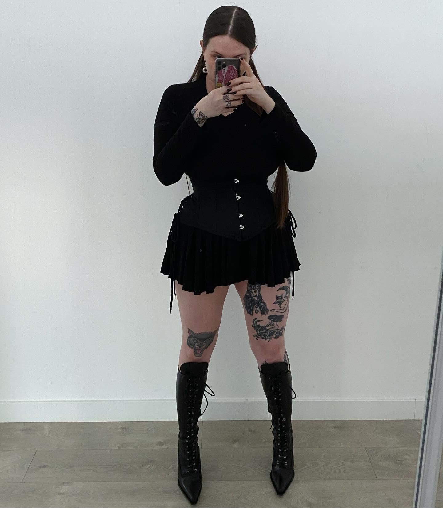 Spivi riesige Titten Big Ass tätowierte wunderschöne Analmädchen gemischte Schüsse