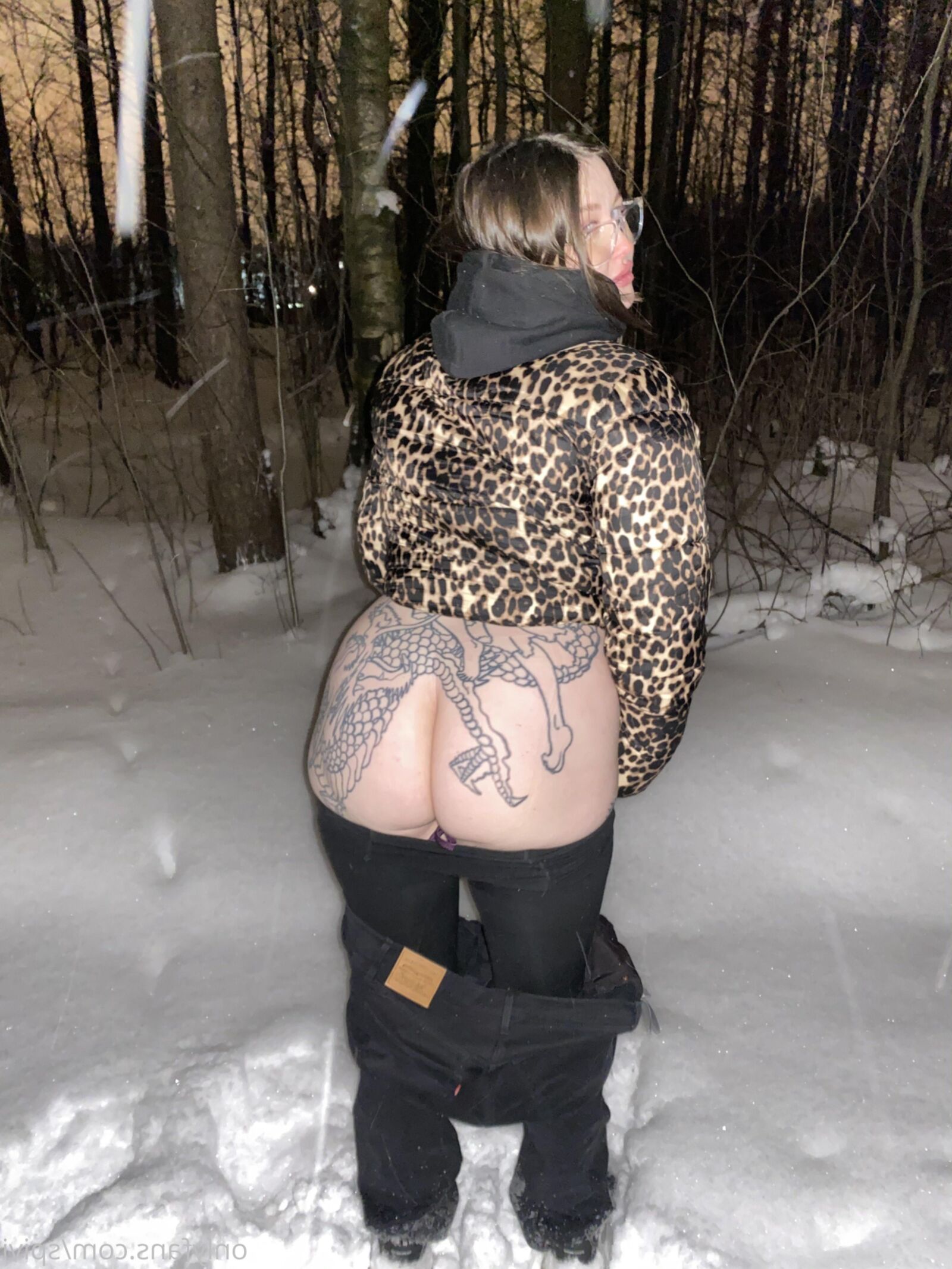 Spivi riesige Titten Big Ass tätowierte wunderschöne Analmädchen gemischte Schüsse