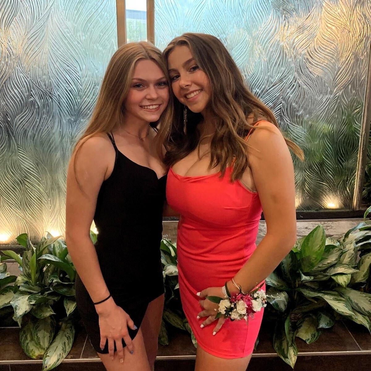 Jacklyn Busty American Teen Slut zeigt die großen Titten