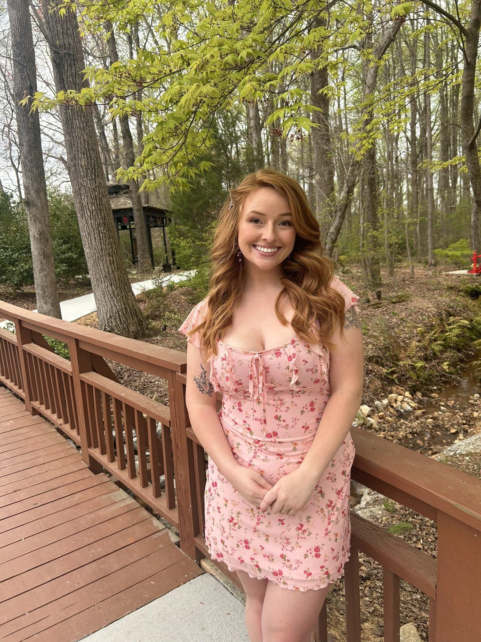 Kaia riesige Brüste Big Ass Redhead Wunderschönes Mädchen gemischte heiße Schüsse
