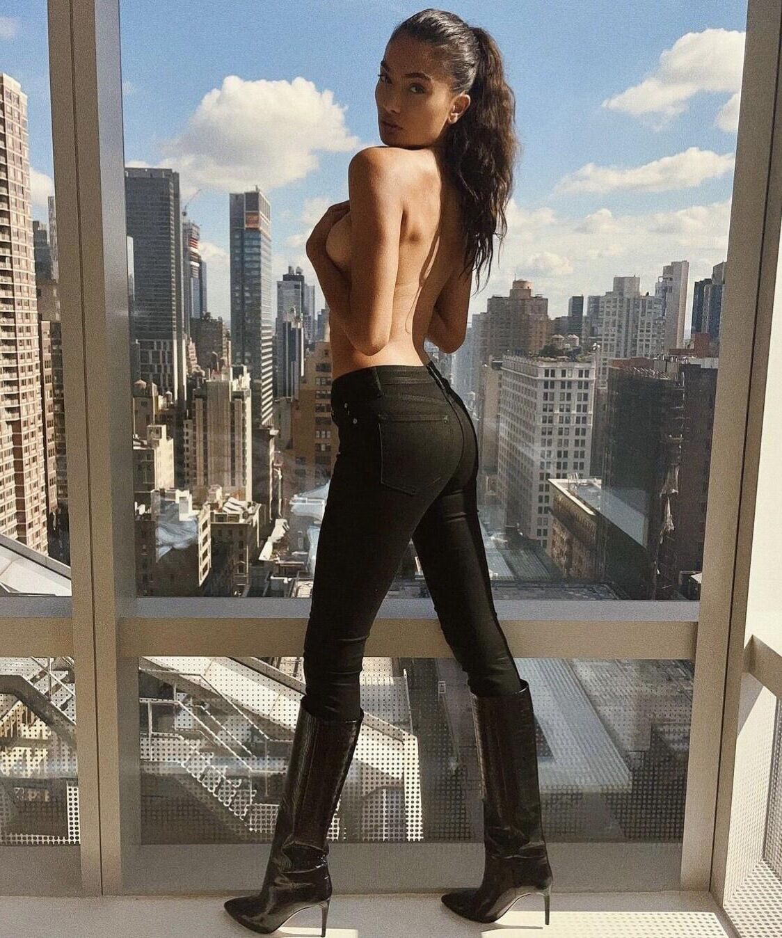 KELLY GALE 