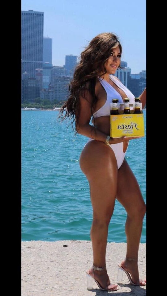 Chicago Bottle Girl