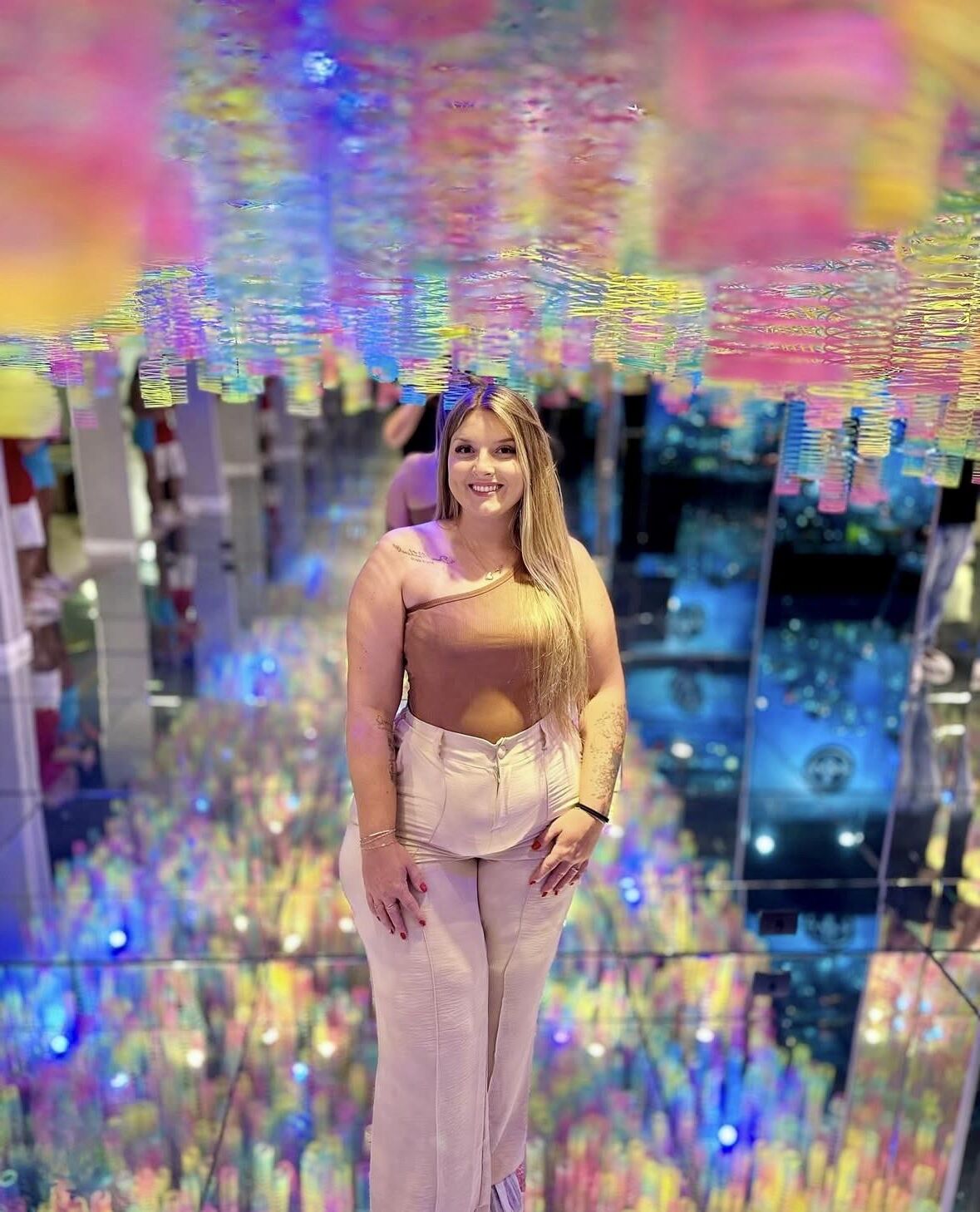 Patricia riesige Arsch große Brüste sexy Brünette Milf gemischte heiße Aufnahmen