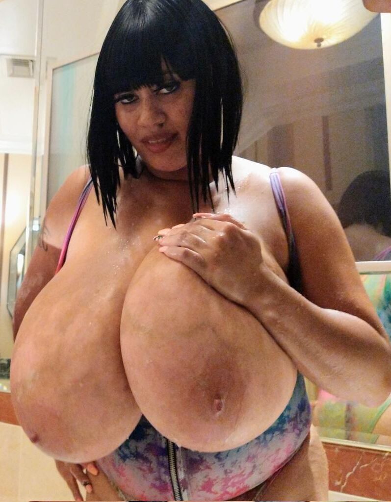 Huge Tits Club Pt.