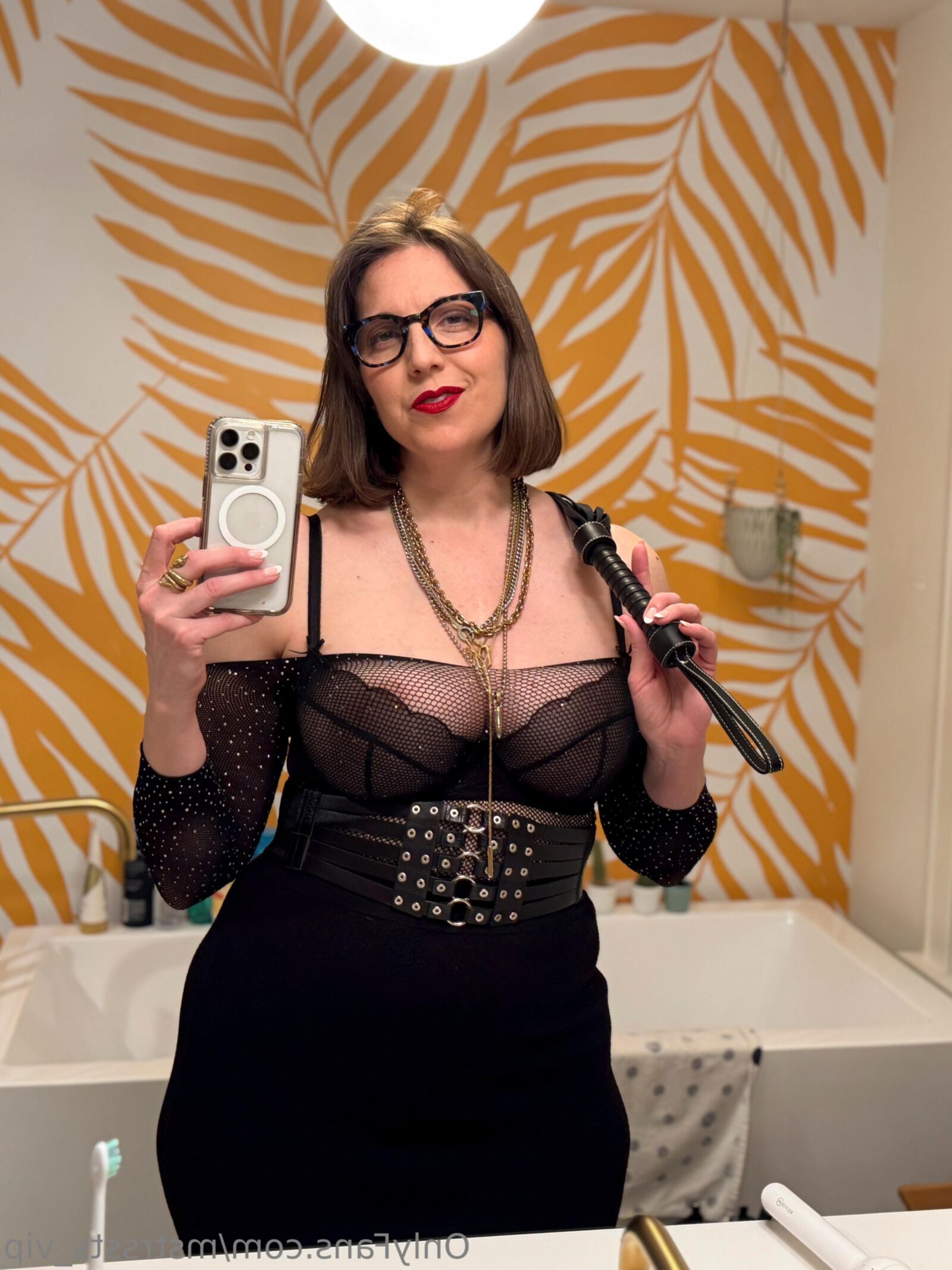 Mistress Big Butt Big Tits Gorgeous Milf with Glasses Mixed Hot 