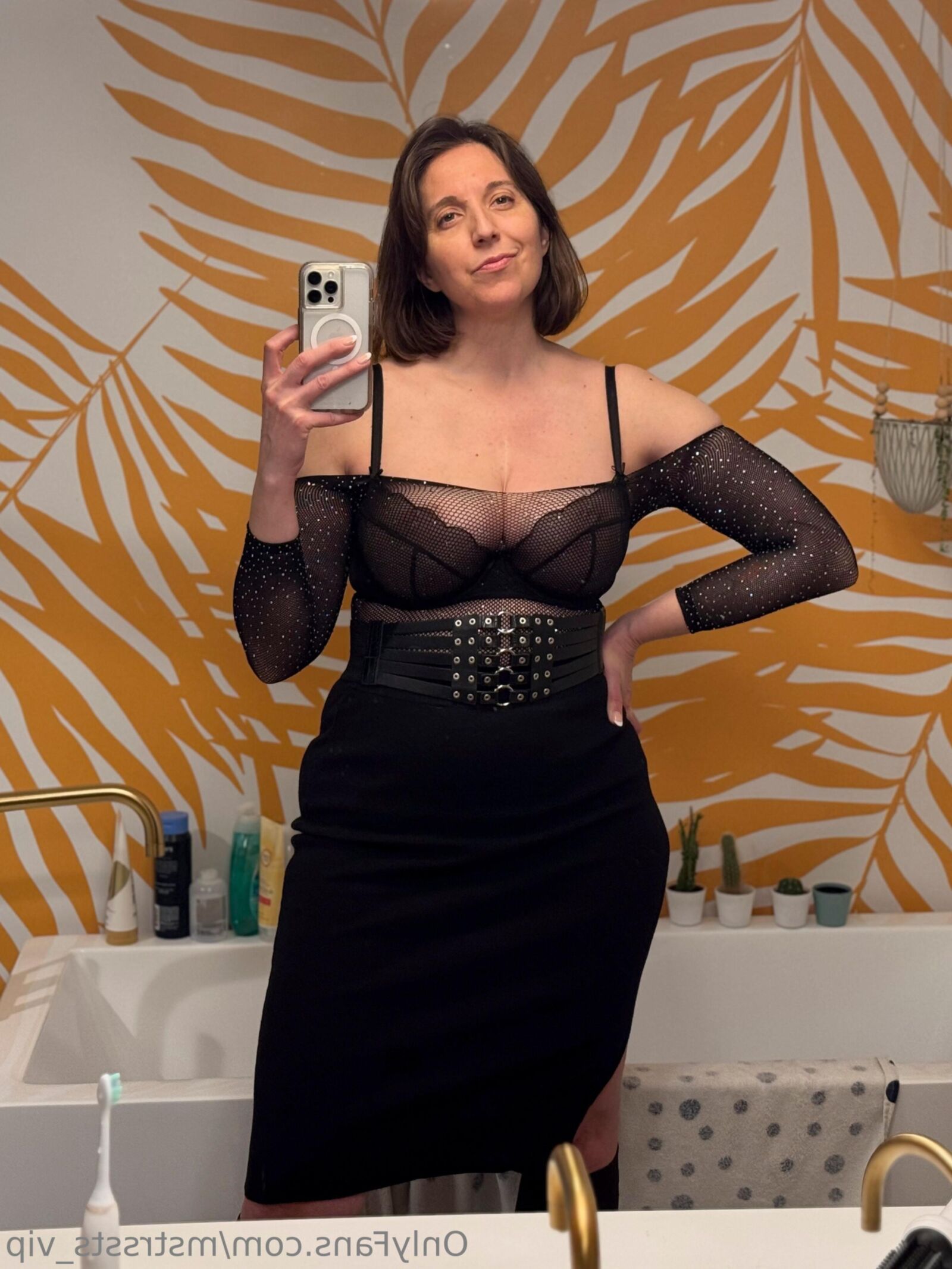 Mistress Big Butt Big Tits Gorgeous Milf with Glasses Mixed Hot 