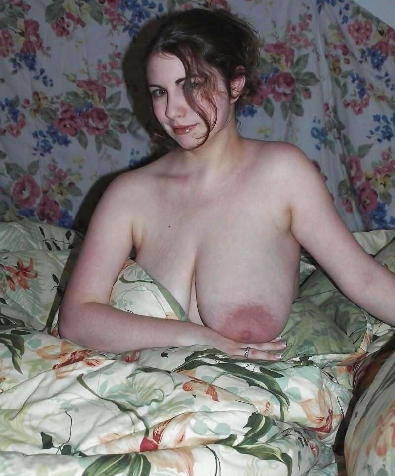 Woman with hot Titts 