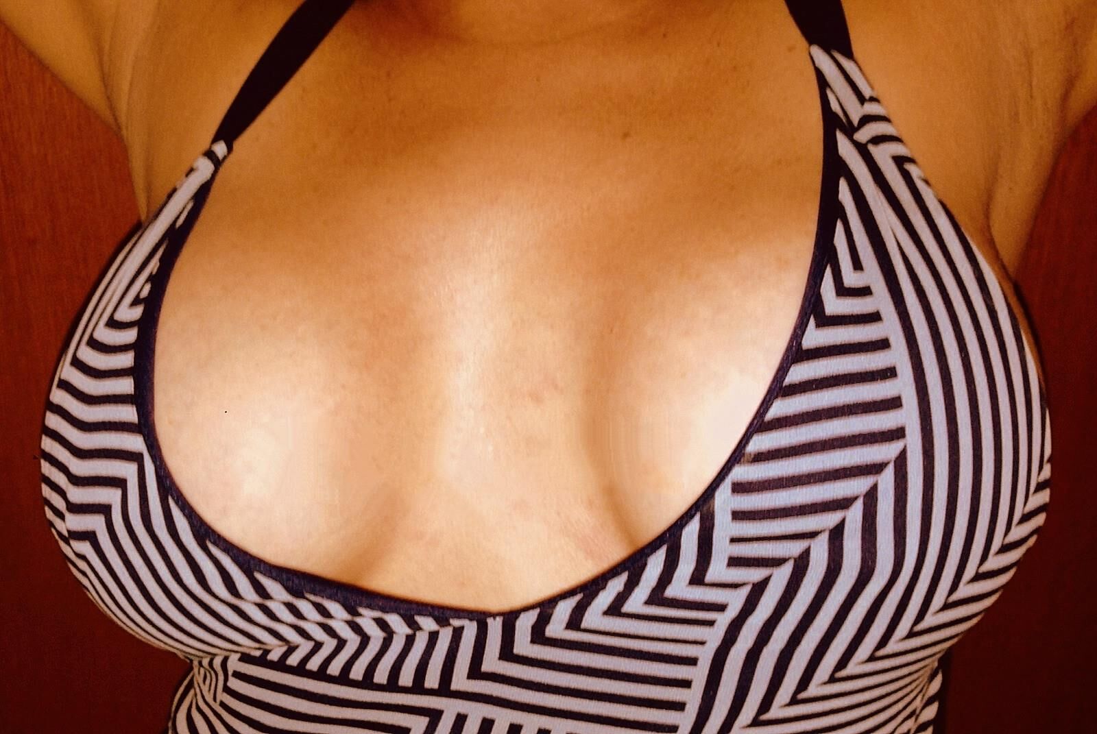MY JUICY TITS FOR YOU 