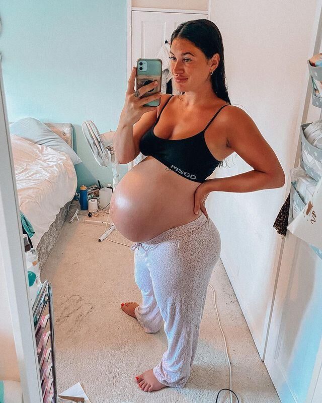 I Put a Baby In Her 