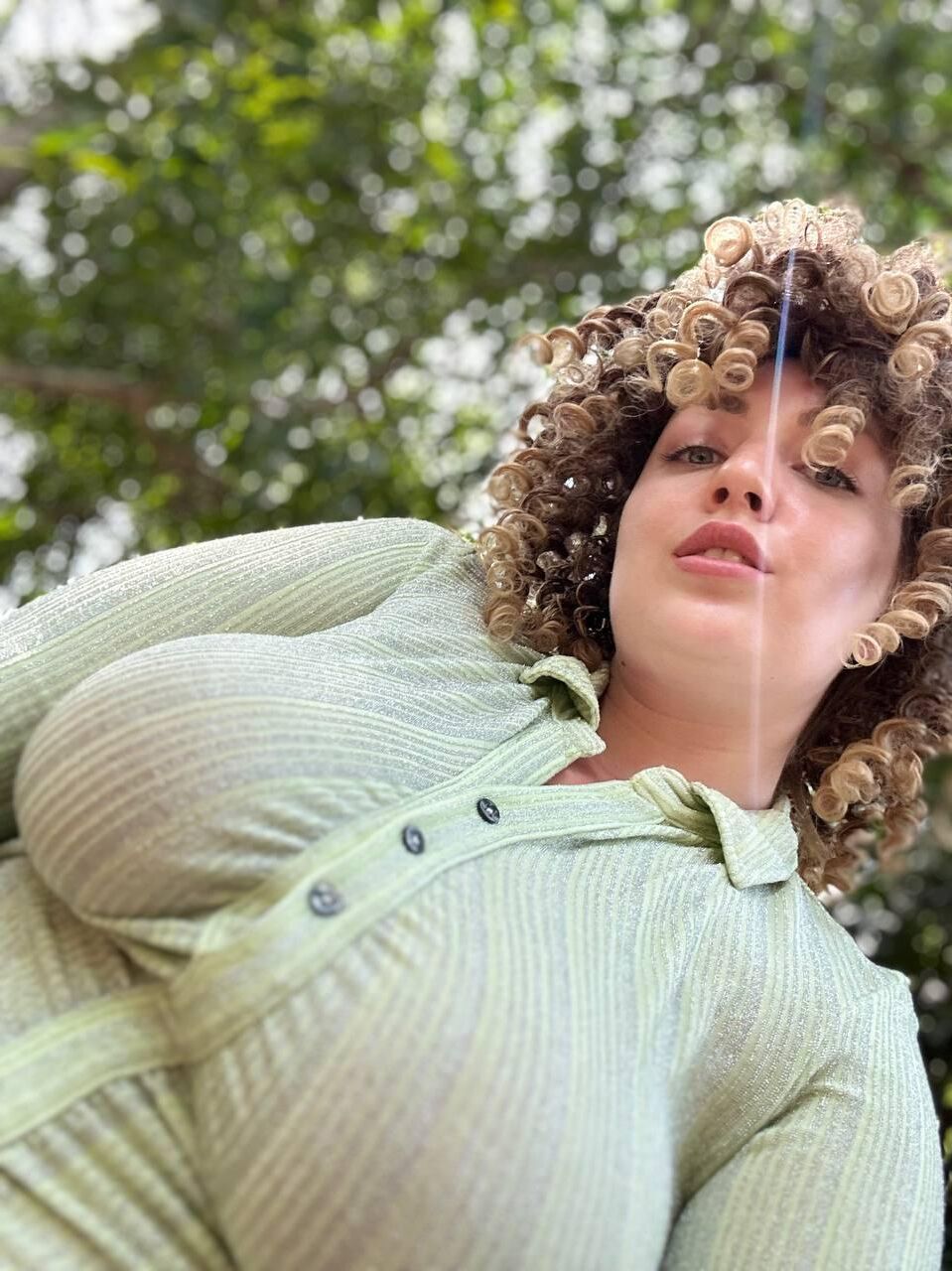 Hanna Zimmer Big Hair, Bigger Tits