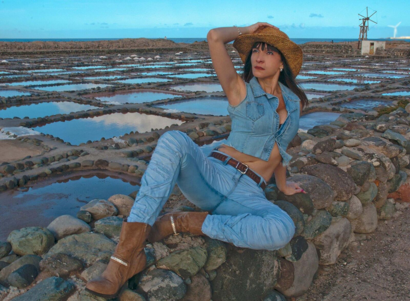 ROSA CUADRADO FERNANDEZ MATURE MODEL