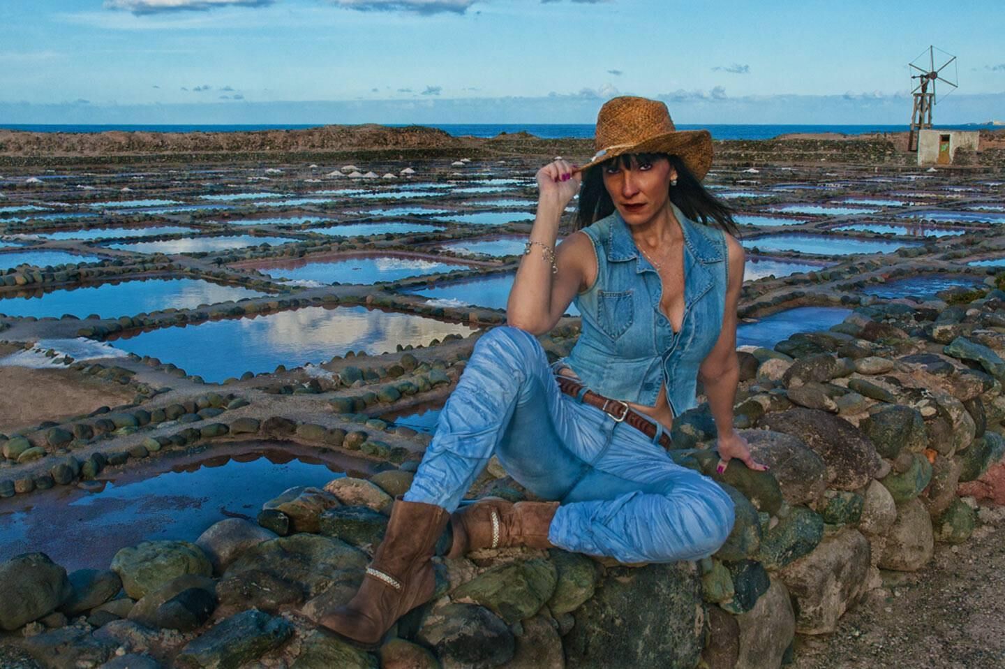 ROSA CUADRADO FERNANDEZ MATURE MODEL