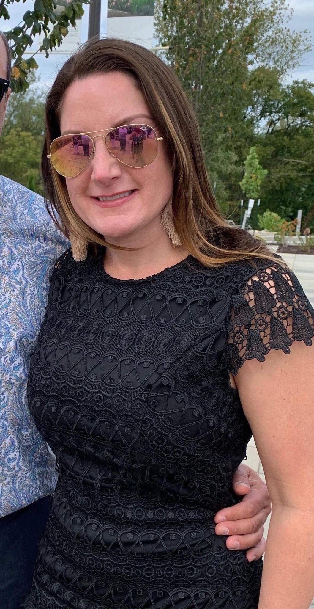 Michelle mostrando sus sorprendentemente grandes tetas en Mardi Gras