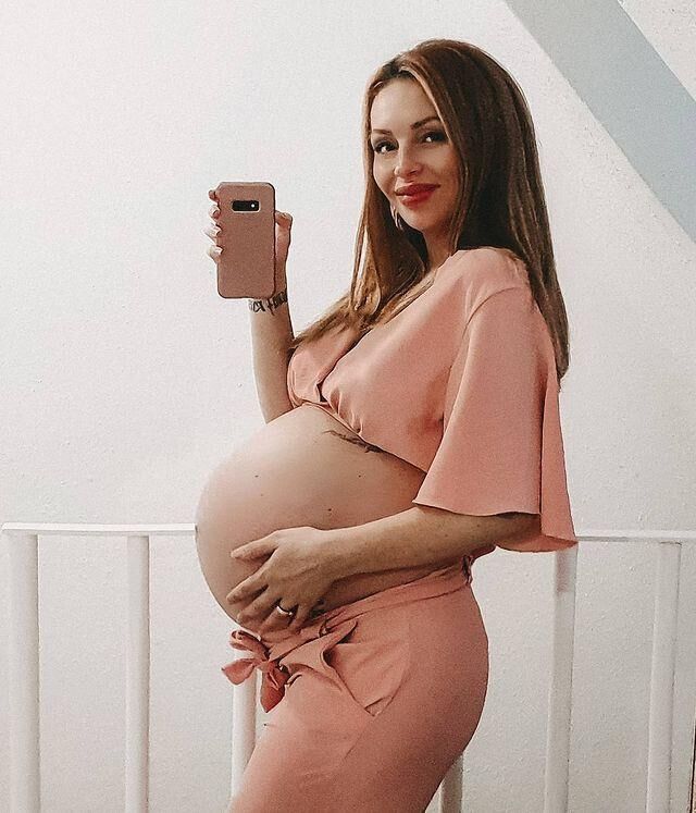I Put a Baby In Her 