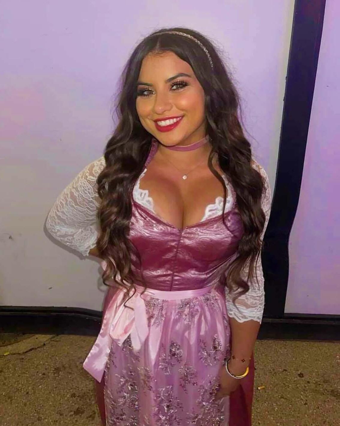 Fesche madln im dirndl zum vierhunderfünft`n