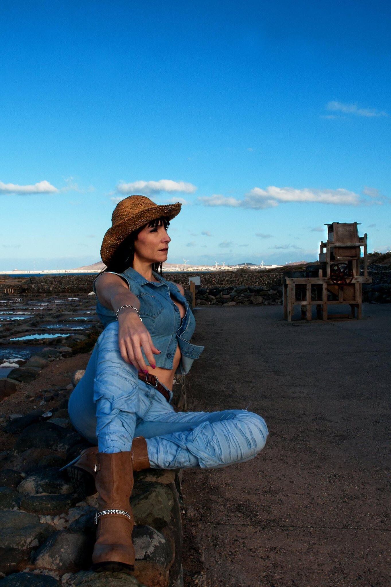 ROSA CUADRADO FERNANDEZ MATURE MODEL