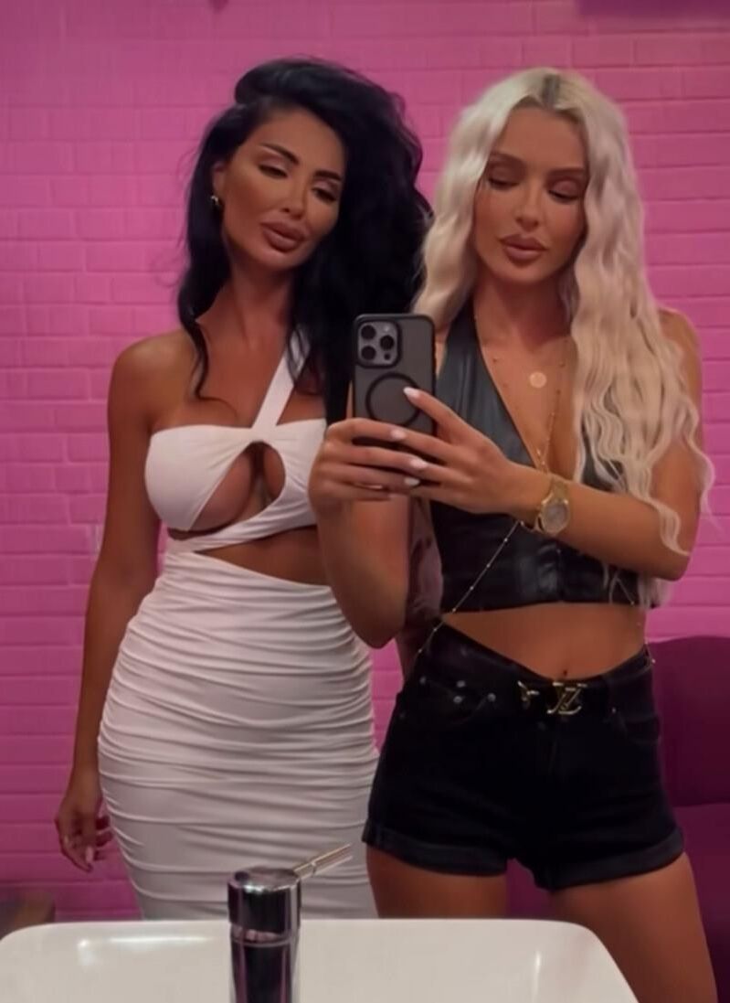 Romanian bimbo ELENN....NO LIMITS COMMENTS