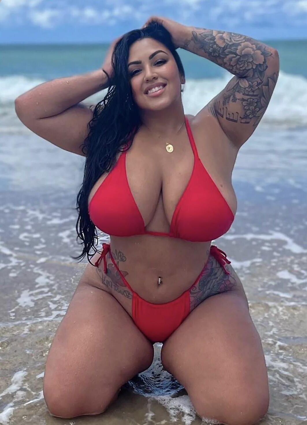 thicc、ぽっちゃり、巨乳モデル