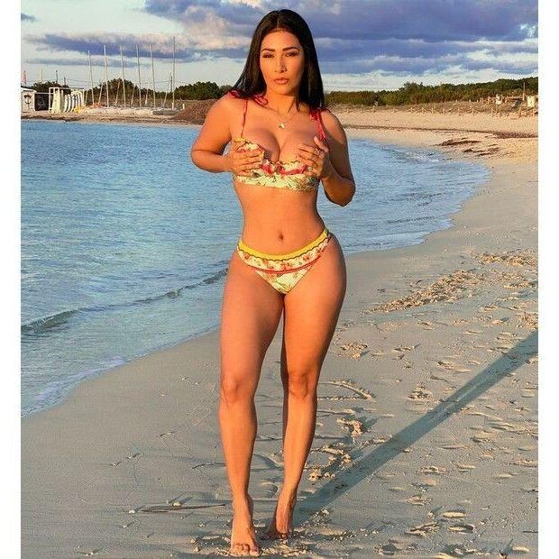 Beach Bitches 
