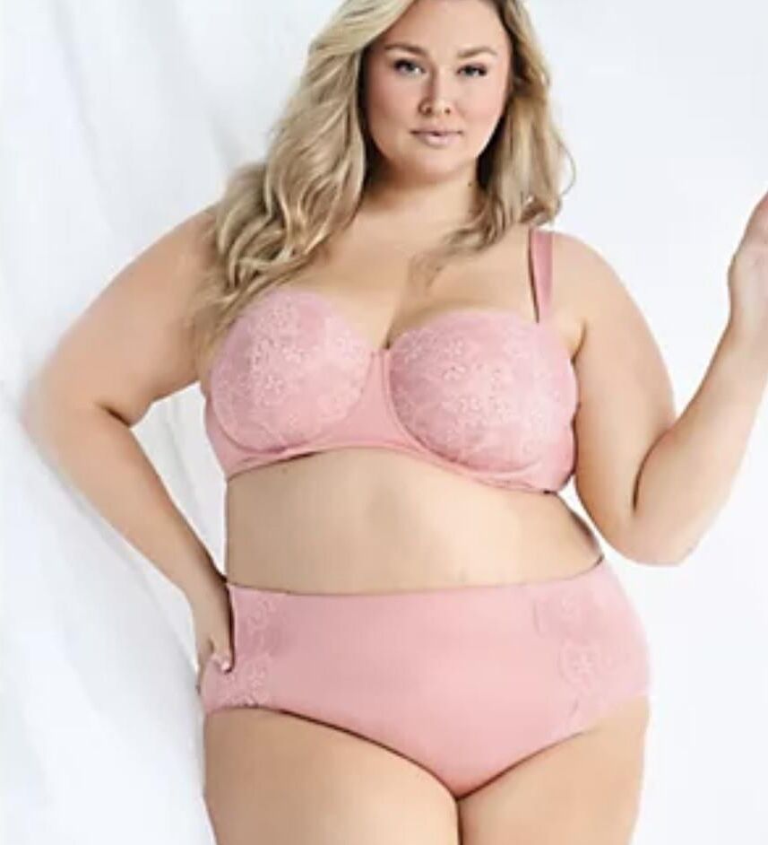 thicc、ぽっちゃり、巨乳モデル