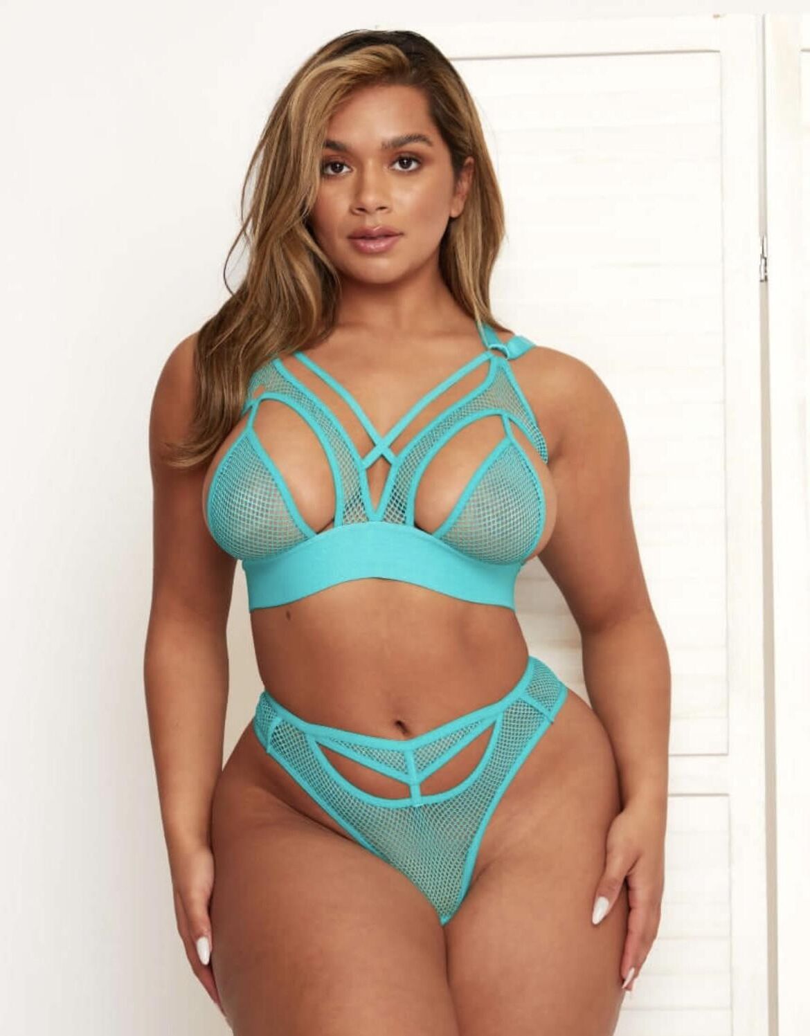 thicc、ぽっちゃり、巨乳モデル