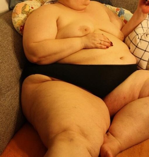 Awesome SSBBW shows insane fat body