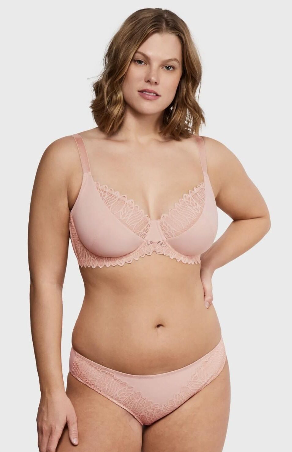 thicc、ぽっちゃり、巨乳モデル