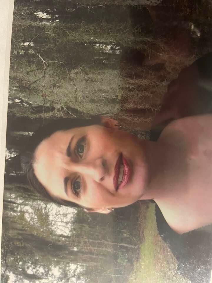 Tracie shows off her bit tits at mardi gras