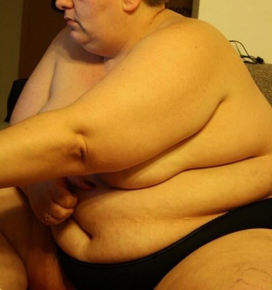 Awesome SSBBW shows insane fat body