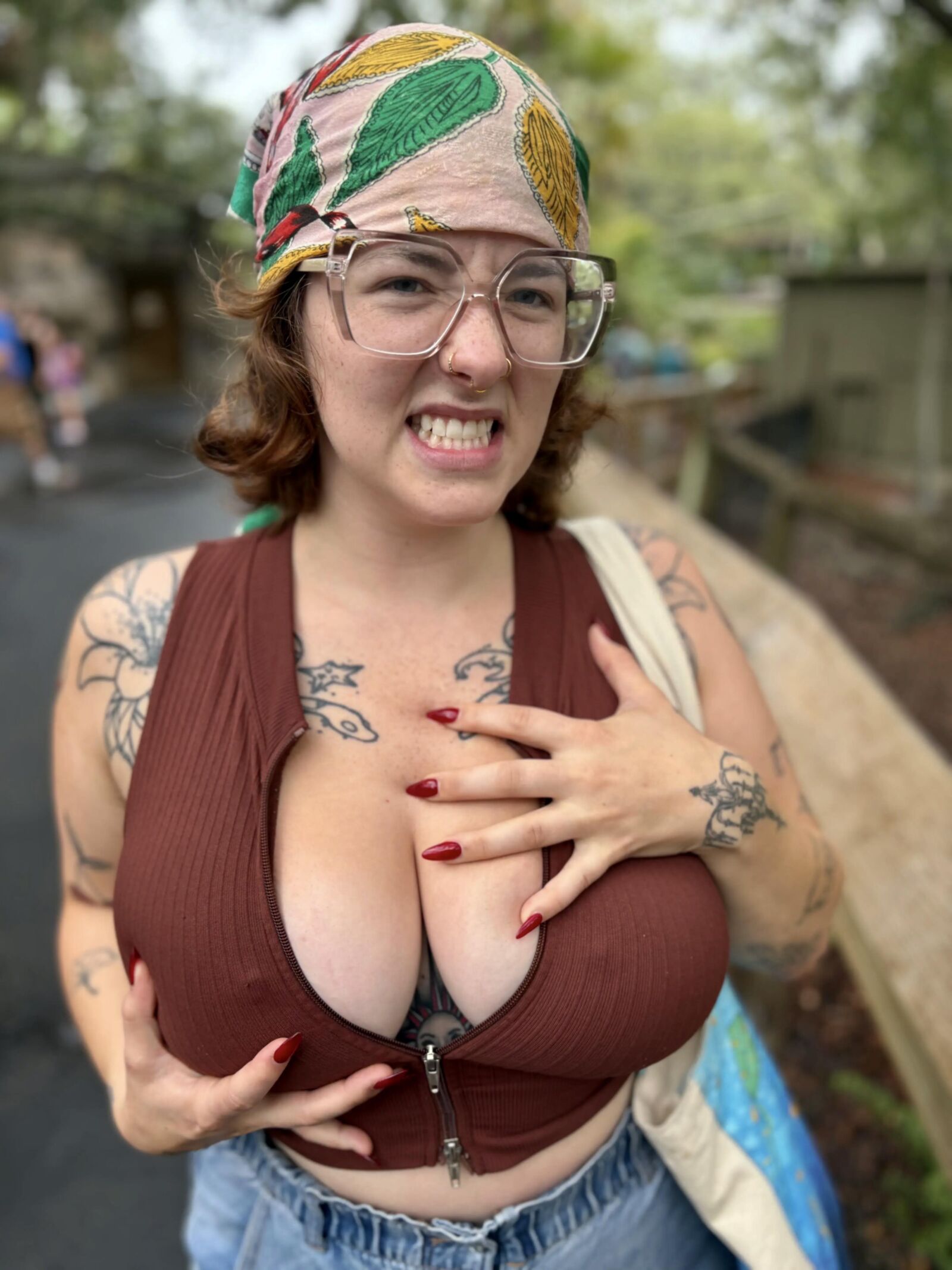 Emma Big Butt Big Boobs Tattooed Cute BBW Girl Mixed Hot Shots
