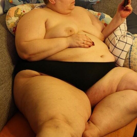 Awesome SSBBW shows insane fat body