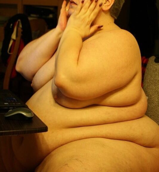 Awesome SSBBW shows insane fat body