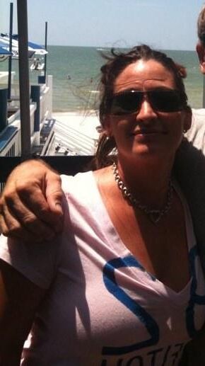 Tracie shows off her bit tits at mardi gras