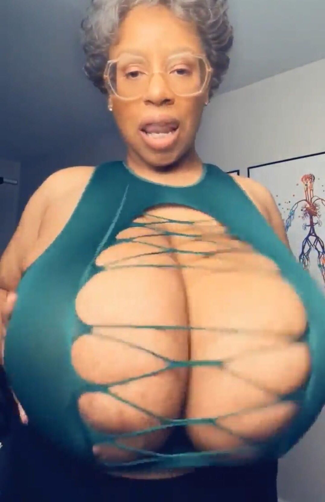 Tetas de abuela negra jumbo