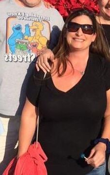 Tracie shows off her bit tits at mardi gras