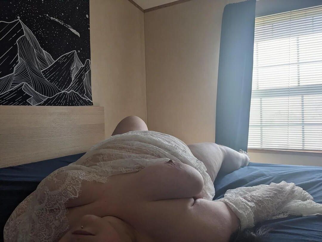 マグニフィックモリージューンSSBBWàBELLEPANSE ET GROSSES MAMELLES