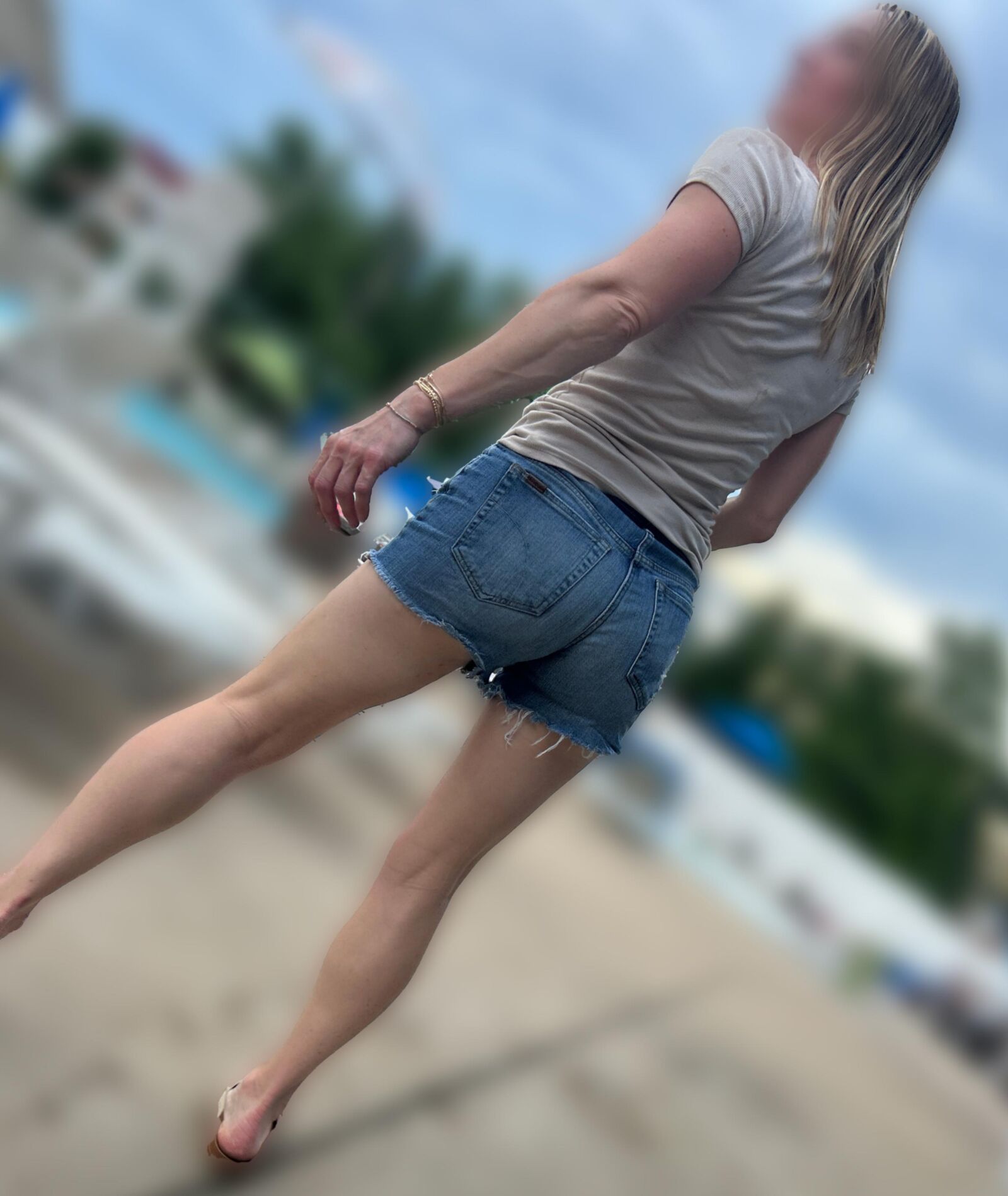Candid milfs