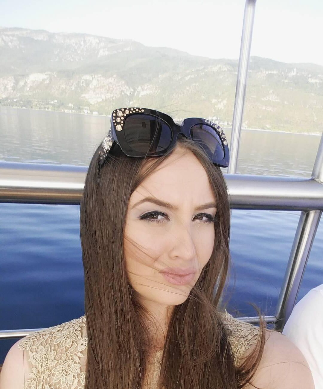 Beautiful Teen Simona