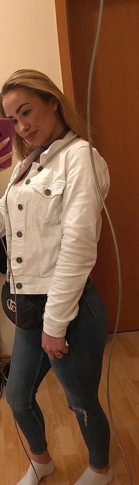 Comment my gf! 