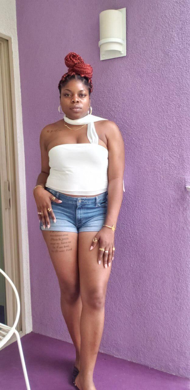 Step sis says comment your custom nude for a free pic 