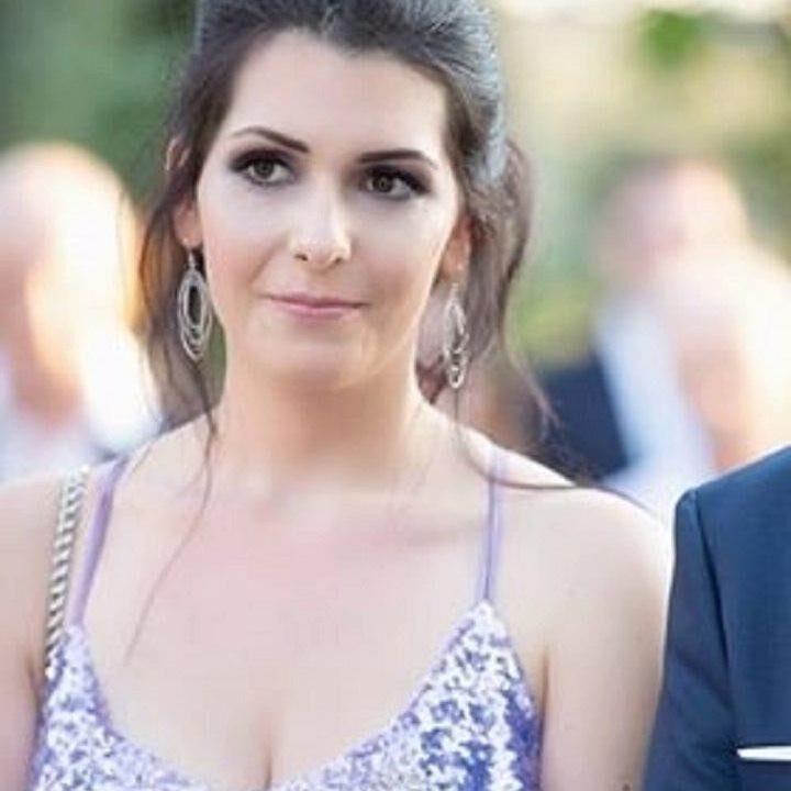 Do you think Sophia is hot? 