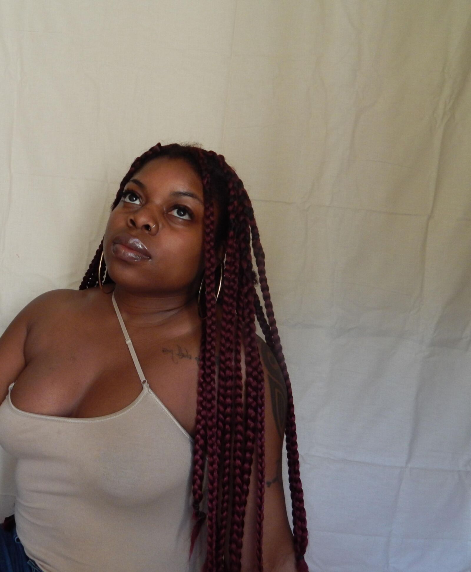 Step sis says comment your custom nude for a free pic 