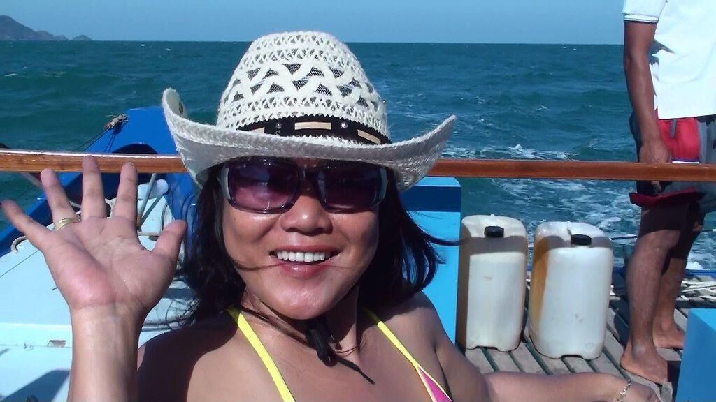 Envía tus fotos favoritas de mí a mi acct de Facebook. 