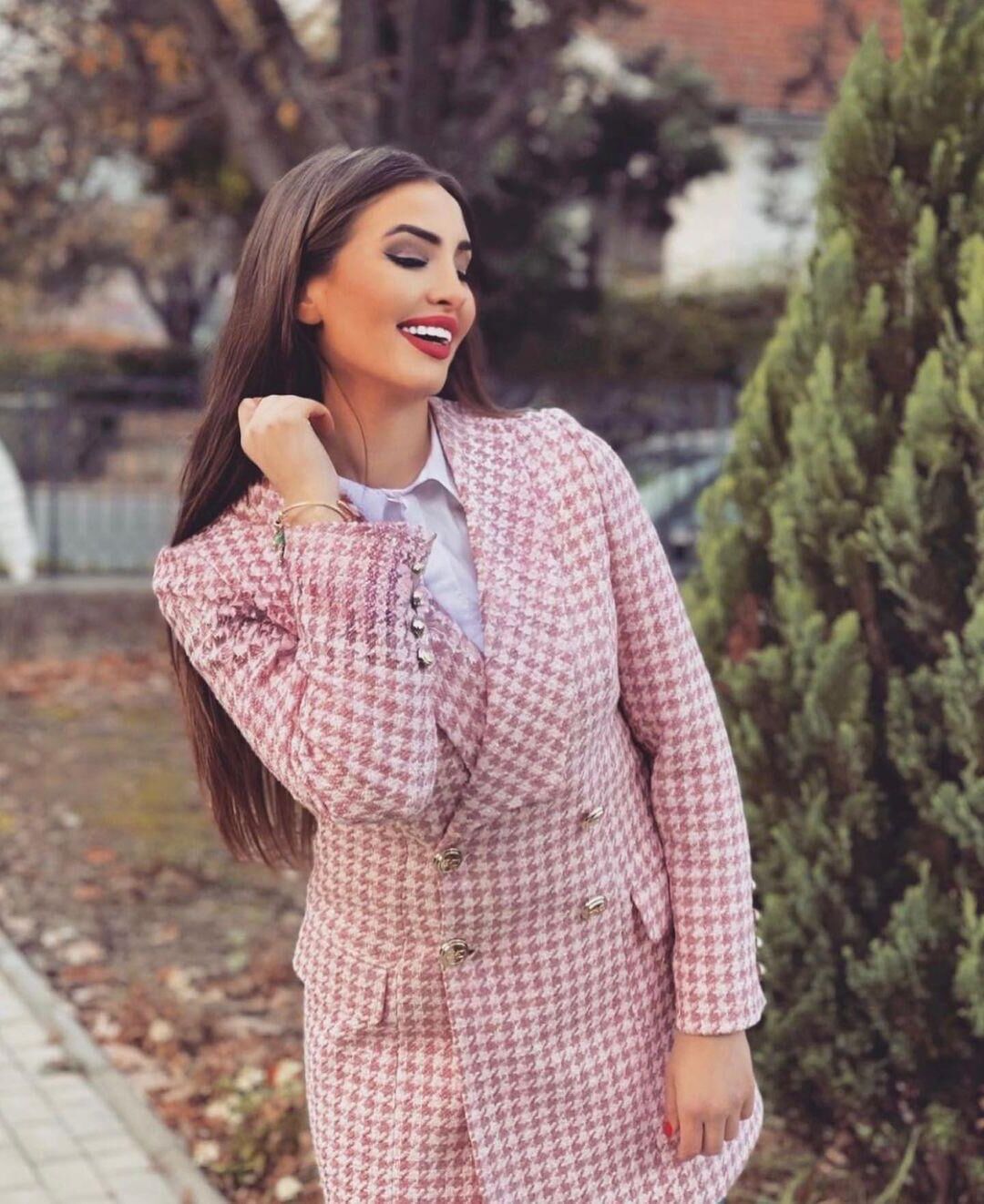 Beautiful Teen Simona
