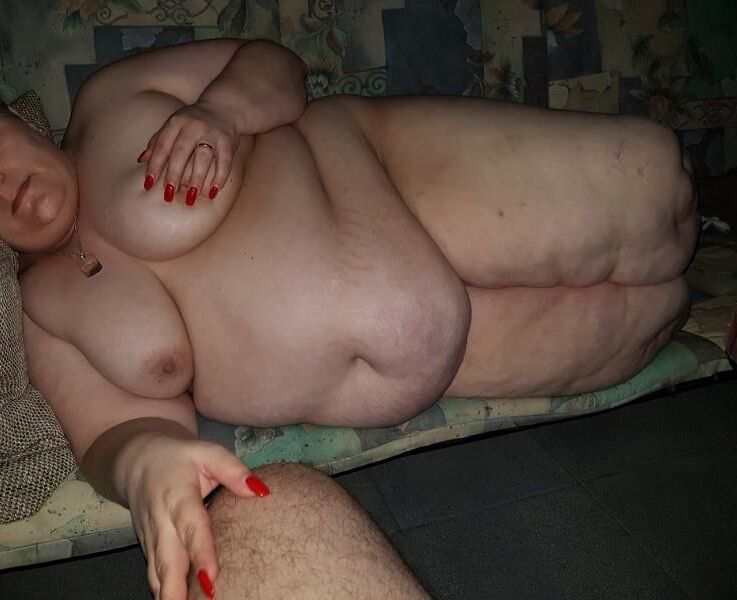 庭のドイツのssbbwヌード