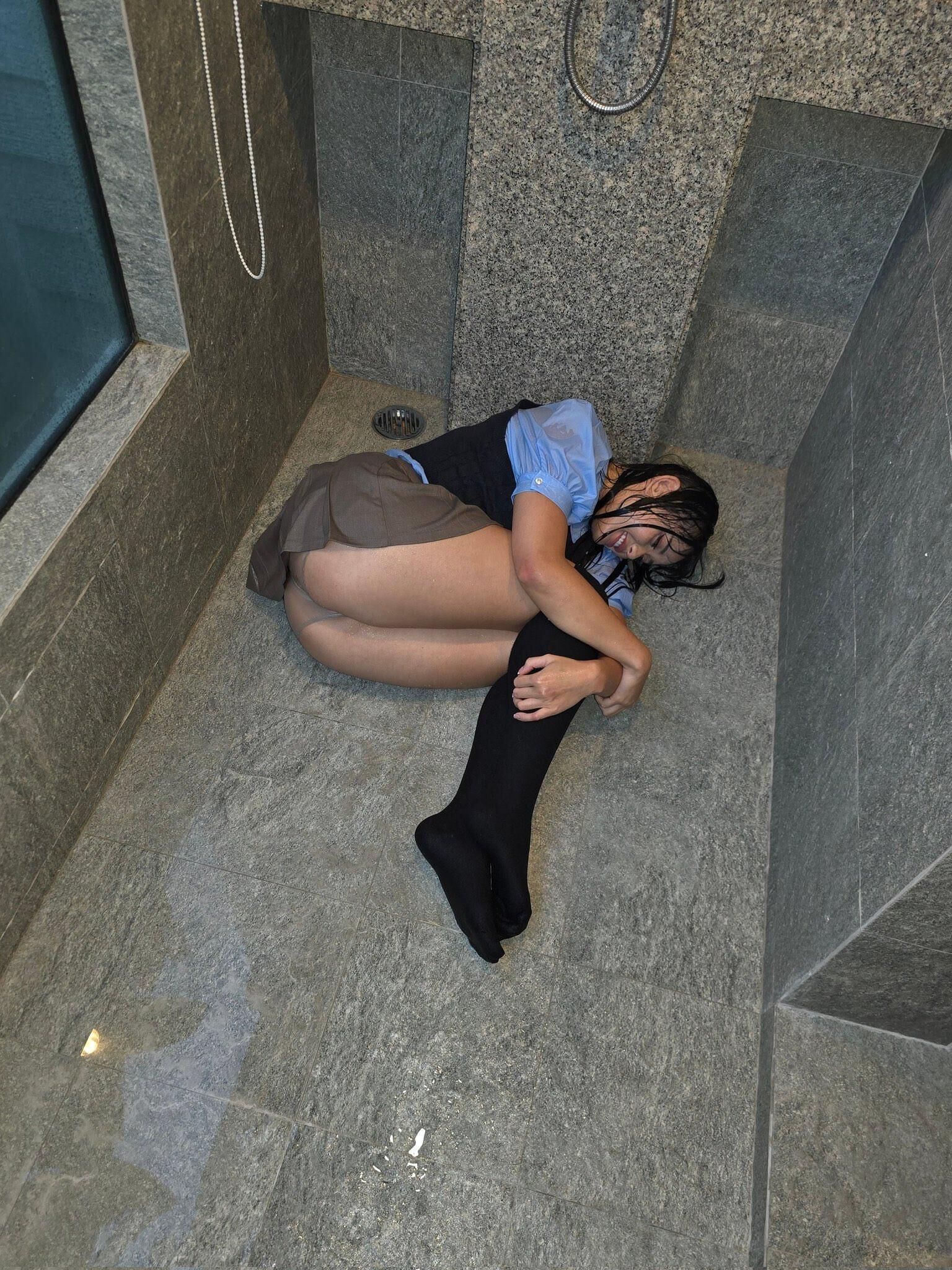 None Nude: Japanese Girls 
