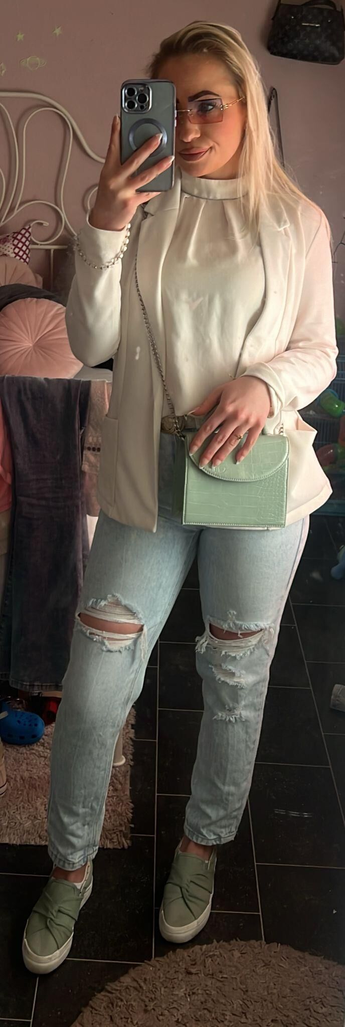 Comment my gf! 