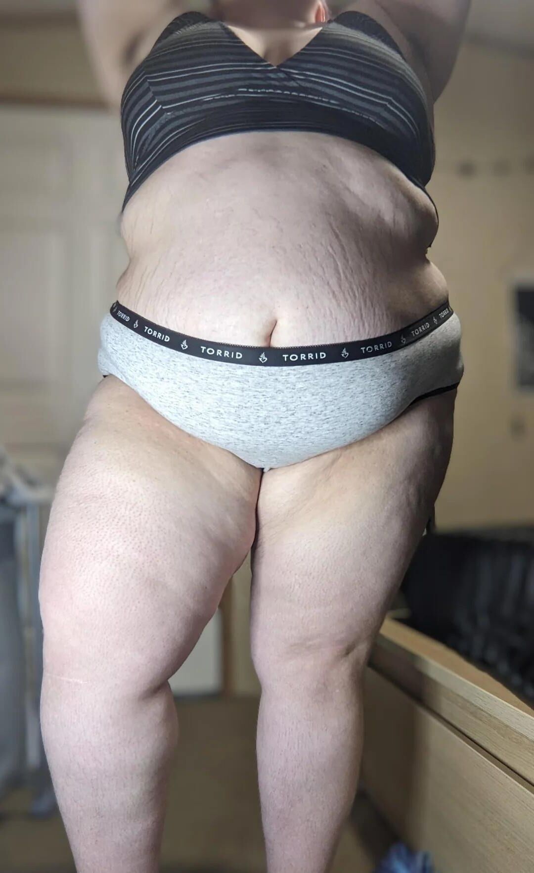 マグニフィックモリージューンSSBBWàBELLEPANSE ET GROSSES MAMELLES