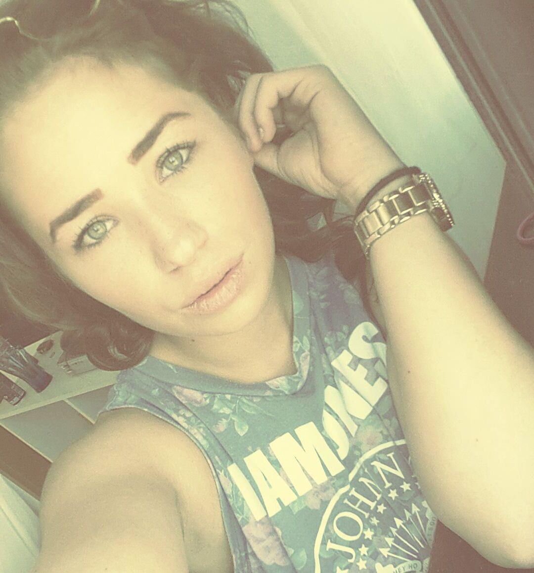 Comment my gf! 